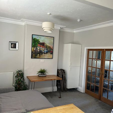 1 Bedroom Spacious Apartment ليثام سانت أنيه المظهر الخارجي الصورة